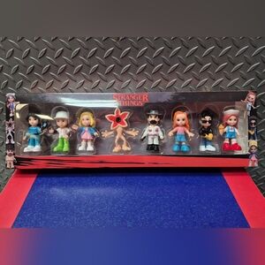 Stranger Things 8 Piece figure Collectors set